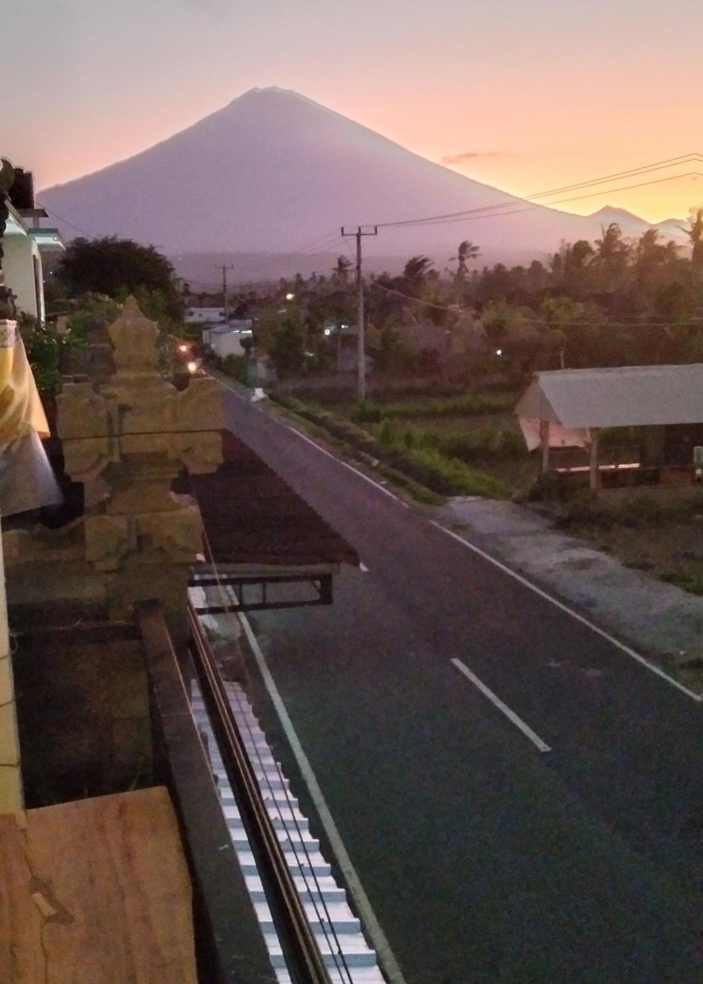 Mesari Homestay & Warung Amed  Exterior photo