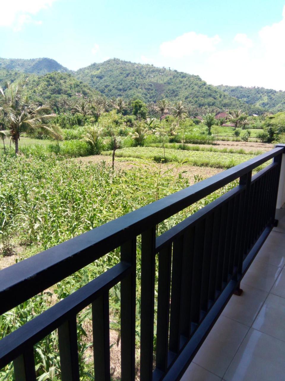 Mesari Homestay & Warung Amed  Exterior photo